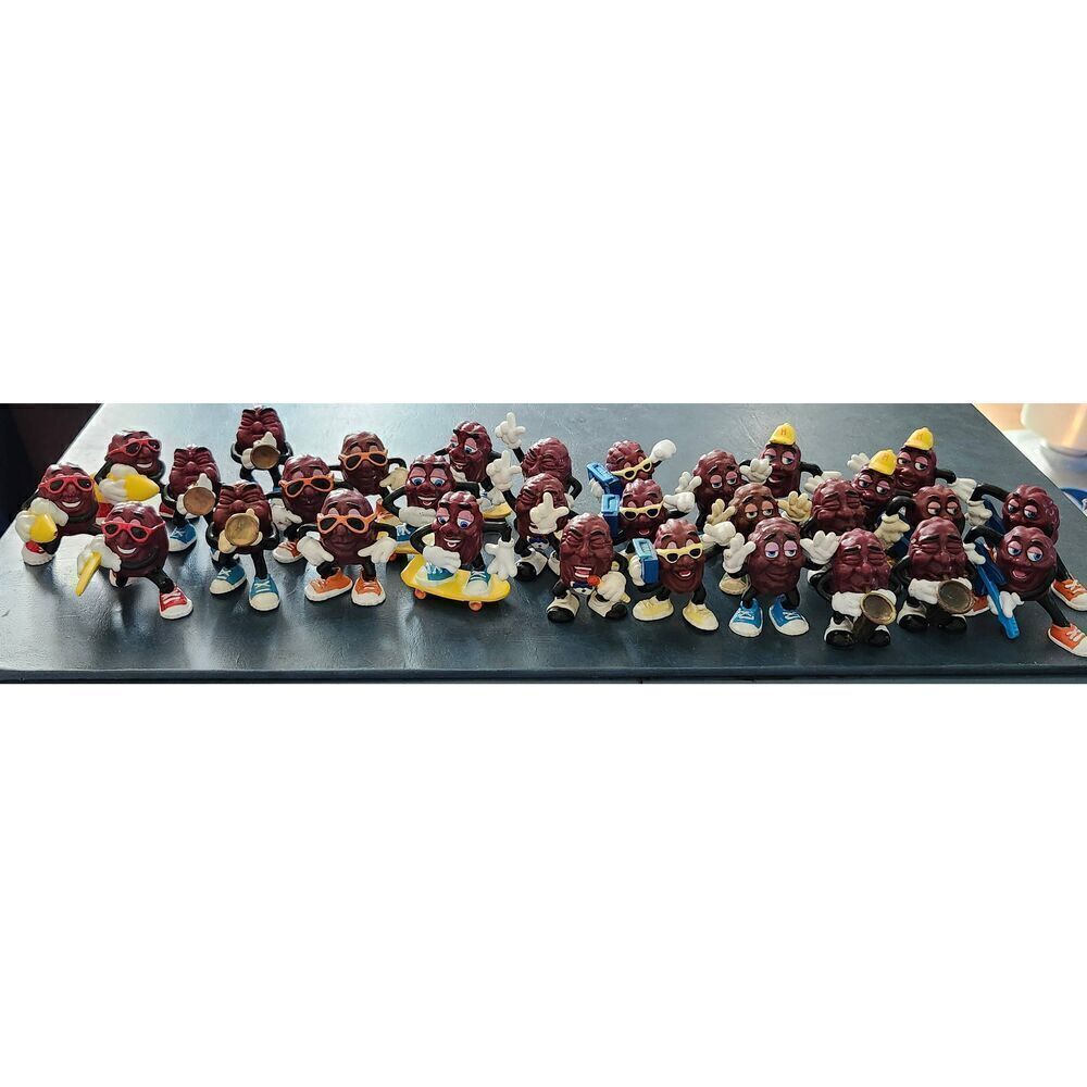 Vintage California Raisins 1986 thru 2001 figures lot of 30, Collection Hardees